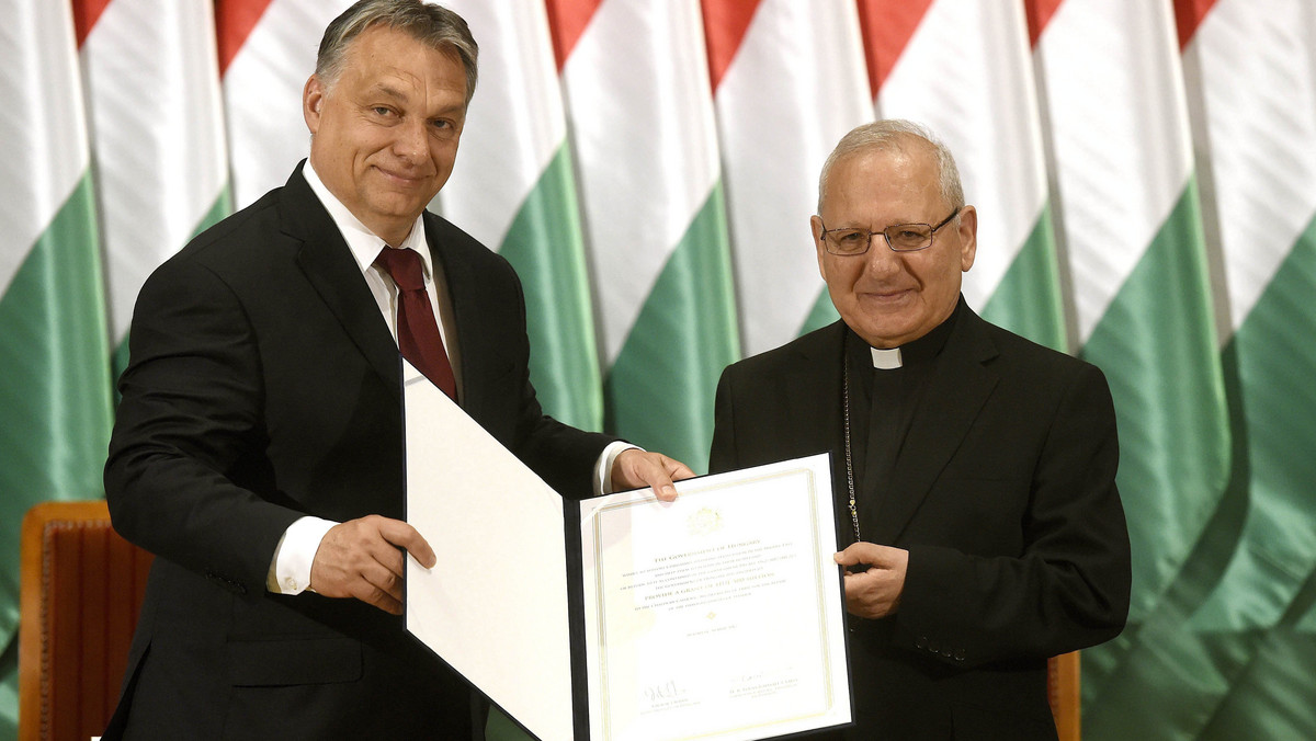 Węgry wesprą sumą 580 mln ft (1,9 mln euro) odbudowę zniszczonych domów chrześcijan w Iraku. Dokument podpisali w Budapeszcie premier Viktor Orban i zwierzchnik Kościoła chaldejskiego (katolicki Kościoł wschodni) - patriarcha Babilonu Lui Rafael Sako.