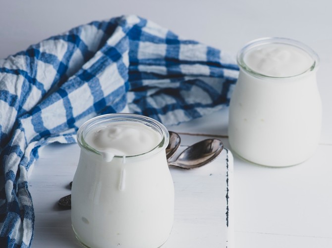 Najbolji recept za domaći jogurt: Pravi se od dva sastojka i gust je kao grčki
