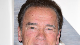 Gólyahír: megszületett Arnold Schwarzenegger első unokája