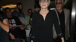 Sharon Stone w krótkiej sukience na lotnisku w Los Angeles