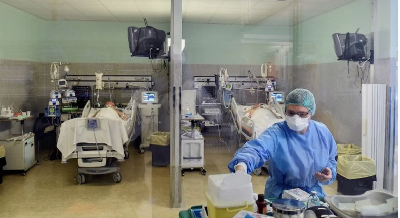 101-year-old man leaves hospital in high spirit after recovering from coronavirus