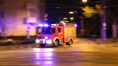 pali się hala magazynowa w trzebini. jest apel do mieszkańców