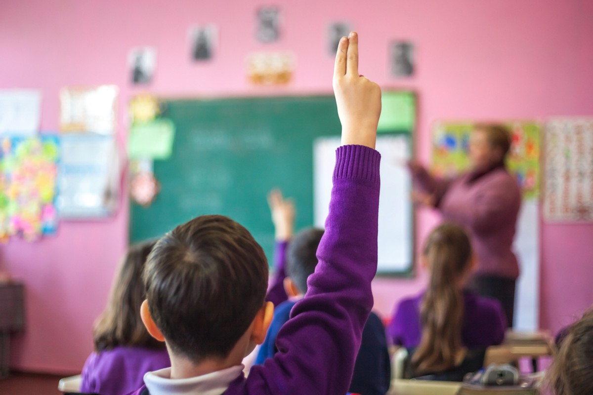 Nie milkną echa propozycji resortu edukacji dotyczących m.in. podwyżek dla nauczycieli i zwiększenia liczby godzin tablicowych.