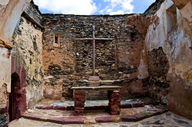 MAJESTATYCZNE. MISTYCZNE. OPUSZCZONE KOŚCIOŁY (37)