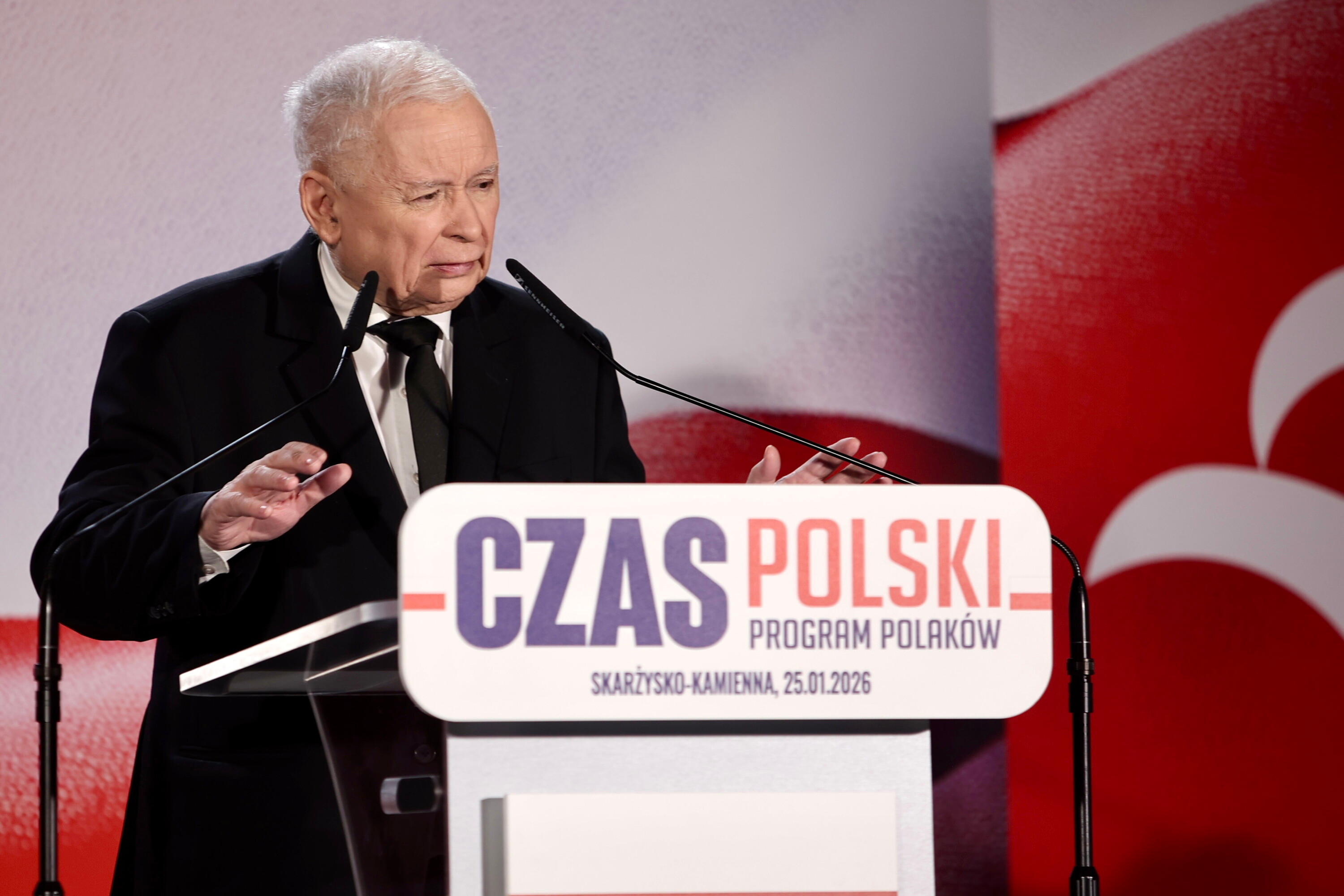 Od tysięcy do milionów złotych - Kaczyński chce rozdzielić lekarzy na dwa sektory