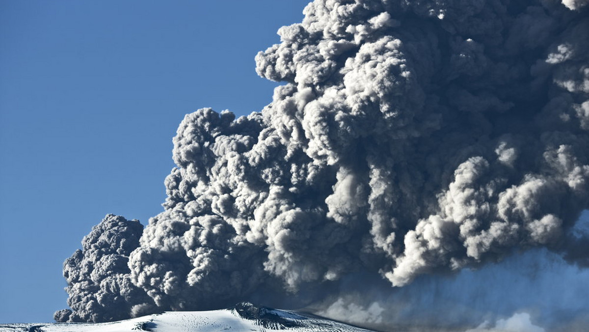 Islandia: trzęsienie ziemi i wybuch wulkanu Eyjafjallajökull