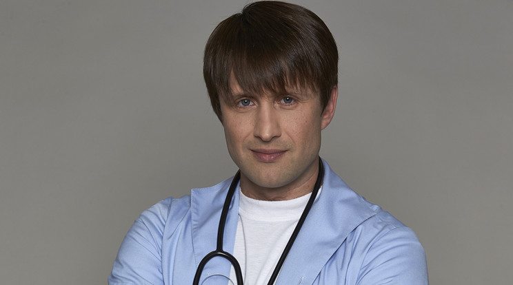Jánosi a TV2 sorozatában
évek óta alakítja Nemes doktort / Fotó: TV2