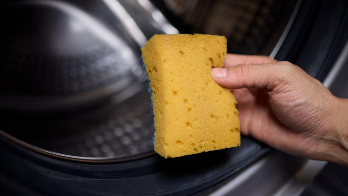 Domaćice u mašinu za sušenje veša ubacuju sunđer