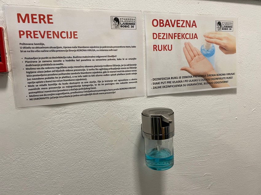 Obavezna dezinfekcija ruku na ulazu u zgradu