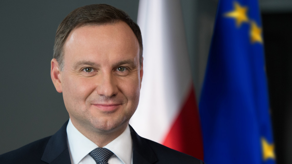 Prezydent Andrzej Duda ogłosi dziś swoją decyzję w sprawie reformy edukacji, która zakłada m.in. likwidację gimnazjów i powrót do 8-letniej szkoły powszechnej. Według źródeł Onetu w PiS gotowy jest scenariusz na wypadek skierowania niektórych zapisów ustawy do Trybunału Konstytucyjnego.