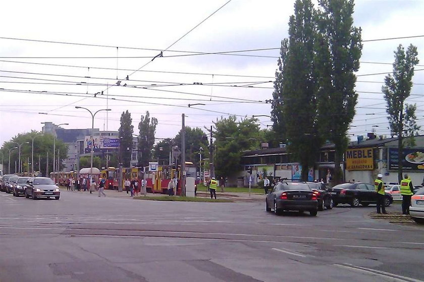 Groźny wypadek tramwaju w Warszawie. Są ranni!