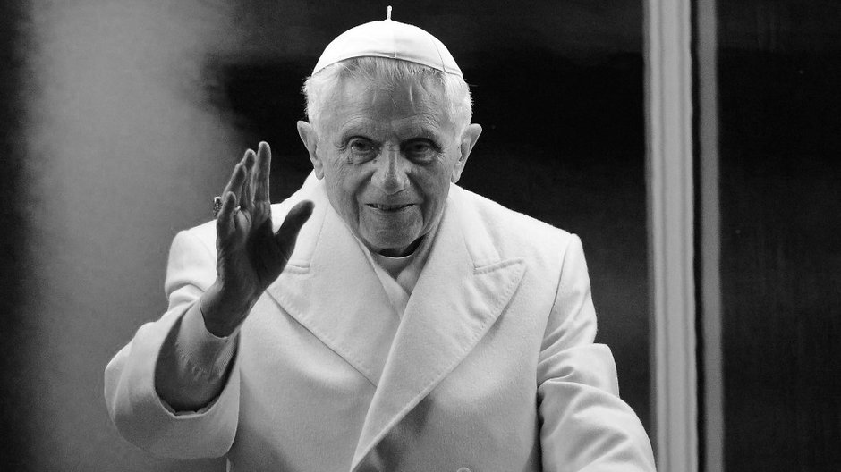Zmarł papież senior Benedykt XVI.