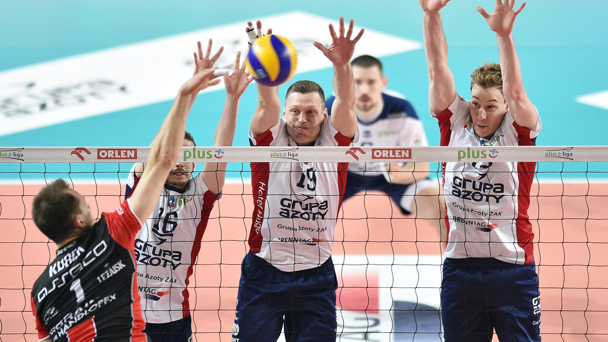 ZAKSA Kędzierzyn-Koźle po trzynastu latach znów została mistrzem Polski siatkarzy, w finale nie dała szans broniącej tytułu Asseco Resovii Rzeszów. Na najniższym stopniu podium uplasowała się PGE Skra Bełchatów, która zdystansowała Lotos Trefl Gdańsk. Katowicki "Sport" i Eurosport.Onet.pl ponownie wybrały najlepszą siódemkę rozgrywek, tym razem w sezonie 2015/2016. Kto został wyróżniony?