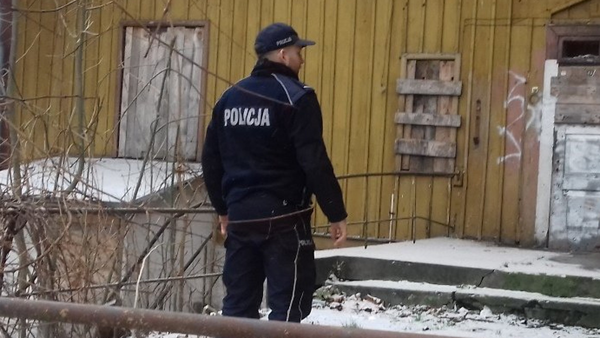 Wzrosła liczba ofiar tegorocznej zimy w województwie lubelskim. Wczoraj znaleziono dwie osoby, które zmarły w wyniku wychłodzenia organizmu. Policja apeluje do mieszkańców zwrócenie uwagi na osoby, które mogą być narażone na działanie siarczystych mrozów.