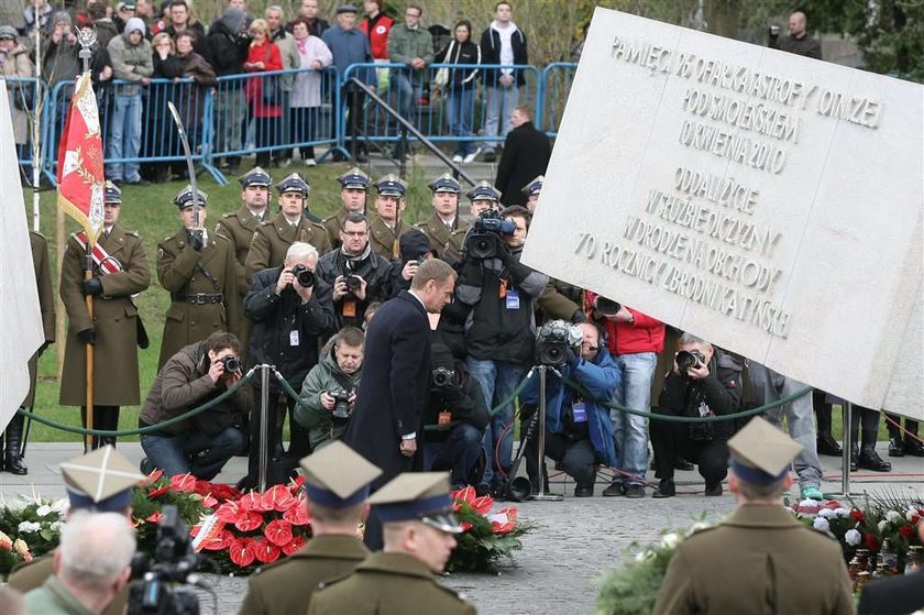 prezydent, Bronisław Komorowski, powązki, pomnik, katastrofa, rocznica