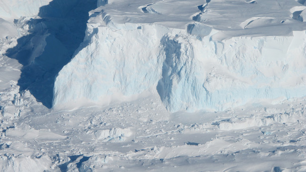 Pod powierzchnią lodu na Antarktydzie zaginął pojazd wart 3,6 miliona dolarów