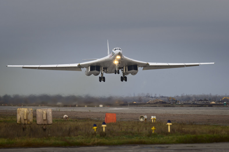 Tu-160