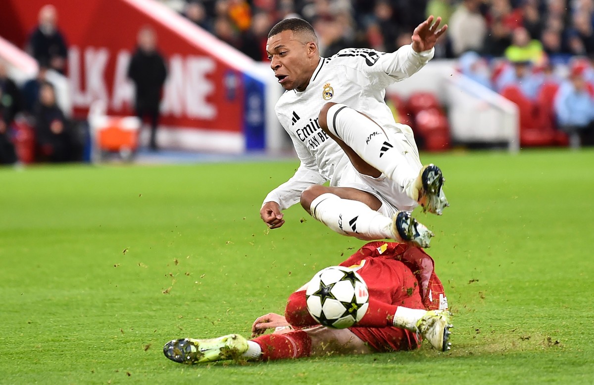 Conor Bradley i Kylian Mbappe
