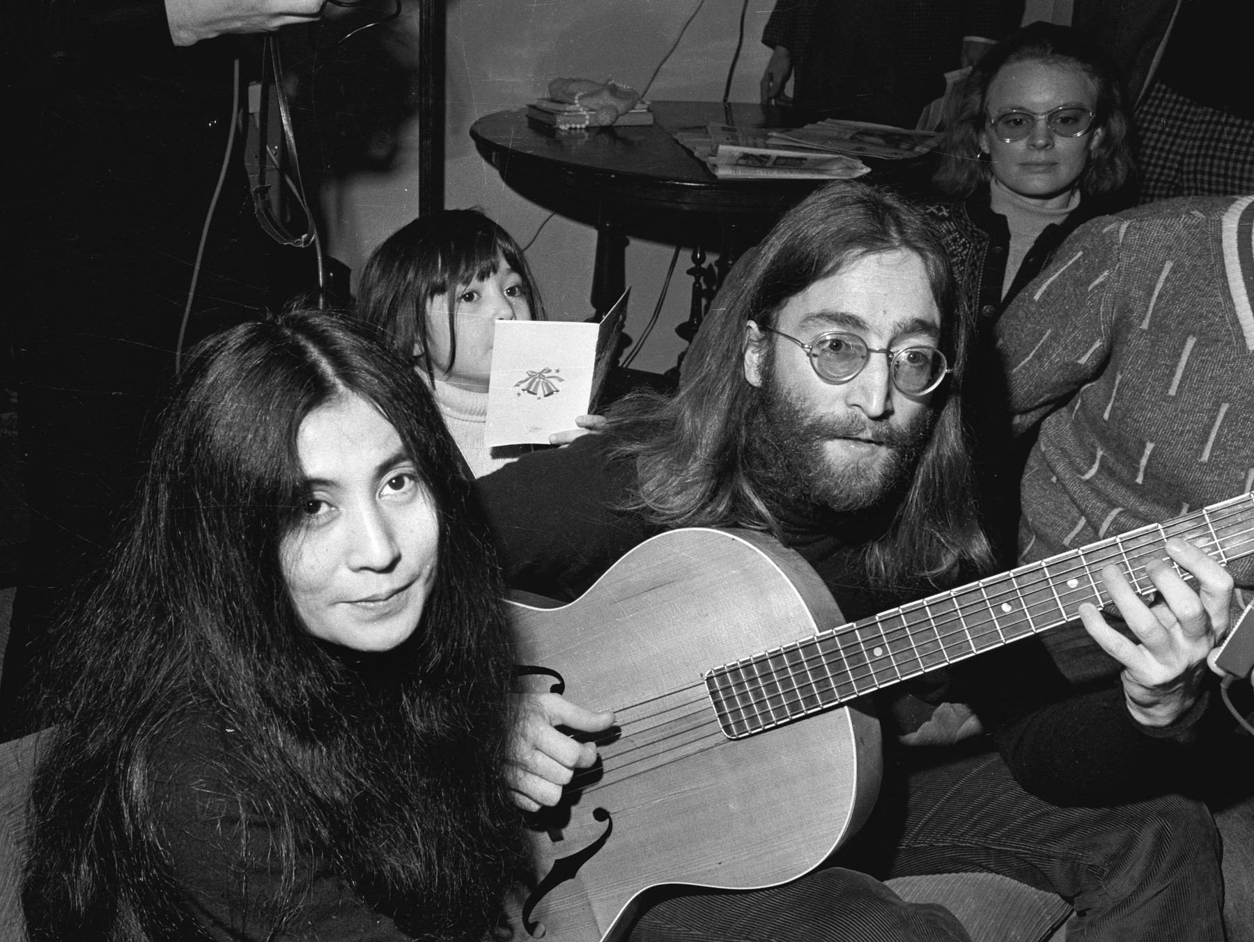 John Lennon a Yoko Ono. 
