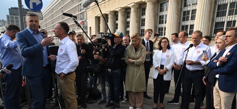 Rachoń na konferencji Tuska. Jest stanowisko SDP w sprawie incydentu