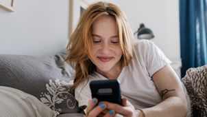 Digitális intimitás a képernyő mögött - Az online társkeresés pszichológiája és veszélyei