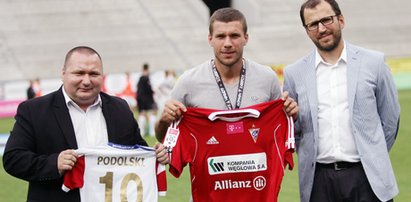 Podolski idzie do Górnika. Powitalna koszulka już czeka