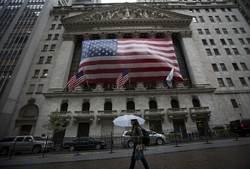 W dniu wyborów Wall Street lekko w górę