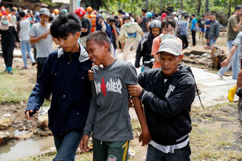 Indonezji grożą kolejne tsunami? Rośnie liczba ofiar