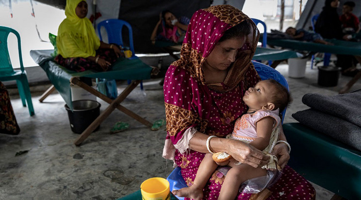 Banglades déli részén,  a szomszédos Mianmarból elüldözött muszlim kisebbség, a rohingyák zsúfolt menekülttáboraiban is felütötte fejét a koronavírus  / Fotó: UNICEF