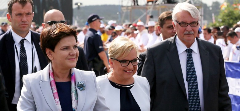 Waszczykowski ujawnia: Macierewicz rozmawiał z papieżem o katastrofie smoleńskiej