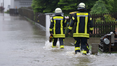 Powódź w Niemczech: dwa wagony ICE wykoleiły się, ważne trasy kolejowe zostały zamknięte