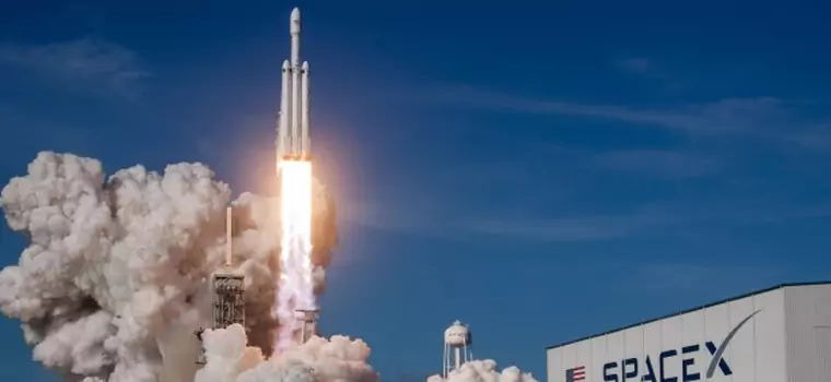 Misja Falcon Heavy wielkim sukcesem. SpaceX otwiera nowy rozdział w eksploracji kosmosu