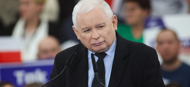 Krytyka Kaczyńskiego z niespodziewanej strony. Prof. Nowak wzywa go do odejścia