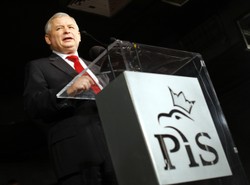 Kaczyński chciał oddać władzę kobiecie
