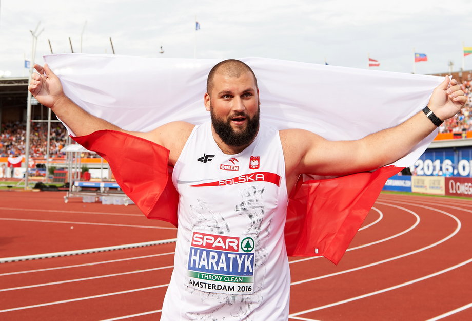  Polak Michał Haratyk cieszy się ze zdobycia srebrnego medalu w finale konkursu pchnięcia kulą, w trakcie ostatniego dnia lekkoatletycznych Mistrzostw Europy w Amsterdamie