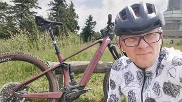 Elektryczny rower miejski, górski, a może gravel? Jeździłem i wyjaśniam, po co to komu