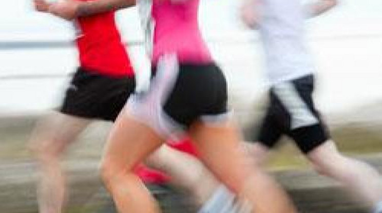 Hatvanhatezerért bénítják a fővárost a futóversenyek