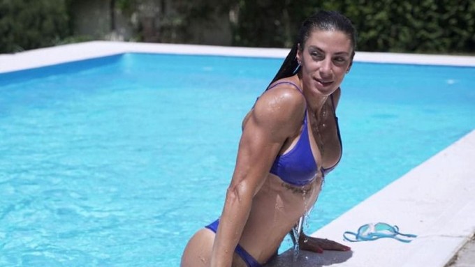 GORE DRUŠTVENE MREŽE Pojavio se novi vreli snimak Ivane Španović /VIDEO/ 