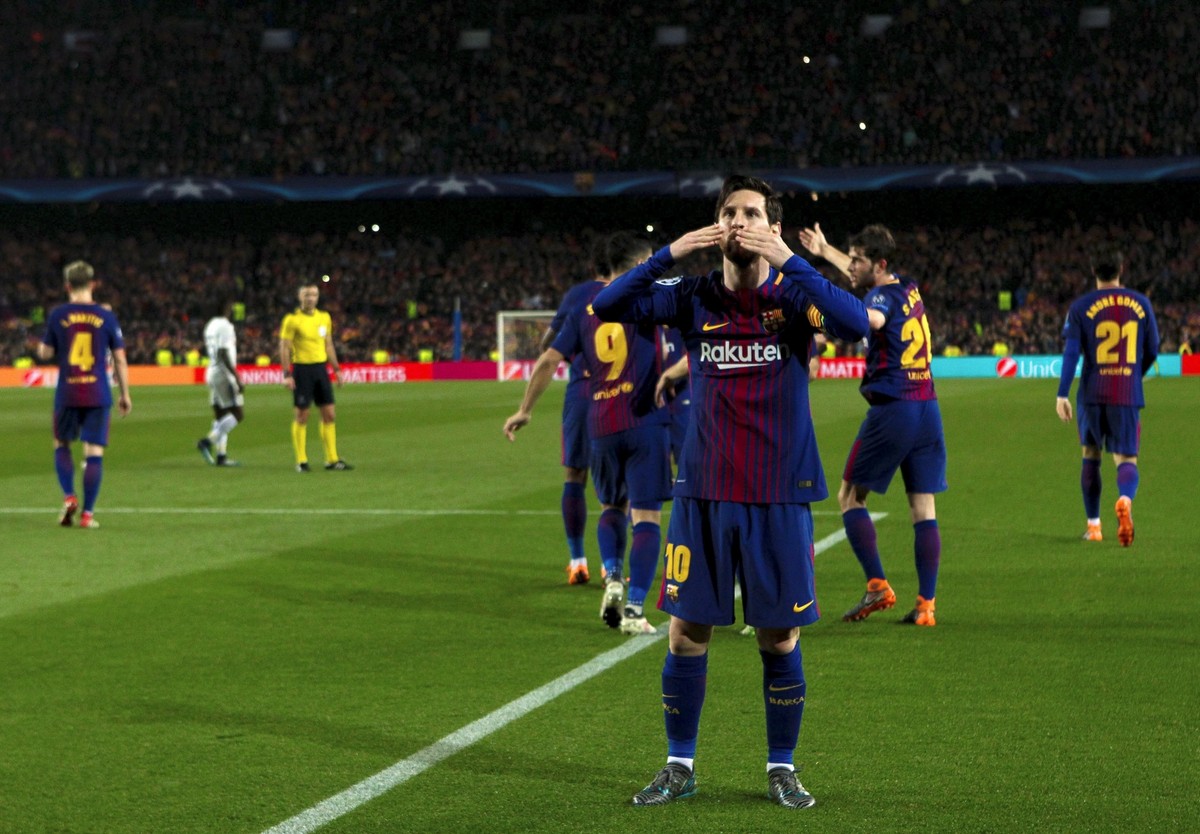 Liga Mistrzów: Chelsea rozbita na Camp Nou. Awans Barcelony i sto goli Messiego