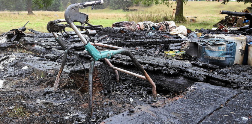 Tragiczny pożar na Podhalu. W drzwiach bacówki stał płonący mężczyzna