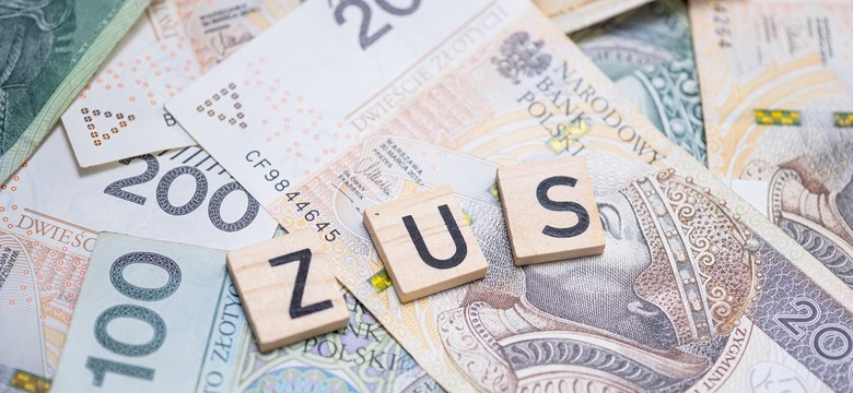 Urodziłeś się w 1955 roku? Możesz podwoić swoją emeryturę. ZUS wyjaśnia, jak