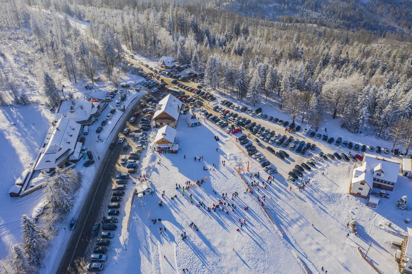 Zdjęcia zbuntowanych ośrodków narciarskich. Rząd zapowiada, że nie zostawi tak tej sprawy