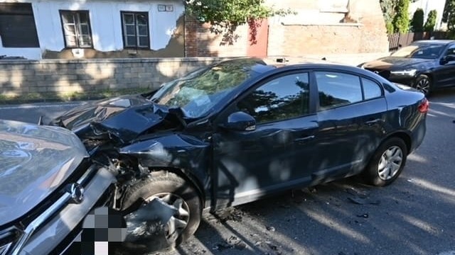 Čelná zrážka dvoch vozidiel v Malackách.