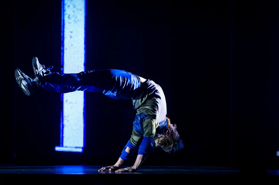 "Red Bull Flying Illusion" - taneczne show w Warszawie