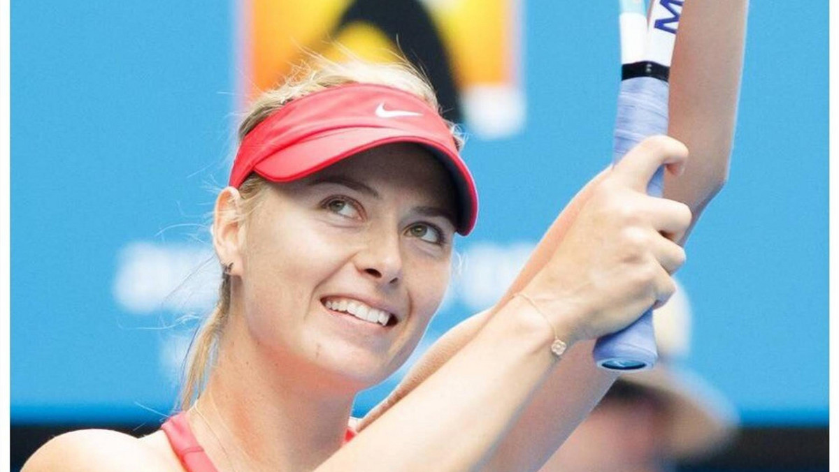 Po trzech latach Maria Szarapowa wróciła do finału Australian Open. W pierwszym czwartkowym półfinale rozstawiona z numerem 2 tenisistka z Niagania pokonała inną Rosjankę Jekaterinę Makarową 6:3, 6:2. O tytuł zagra z Amerykanką Sereną Williams.