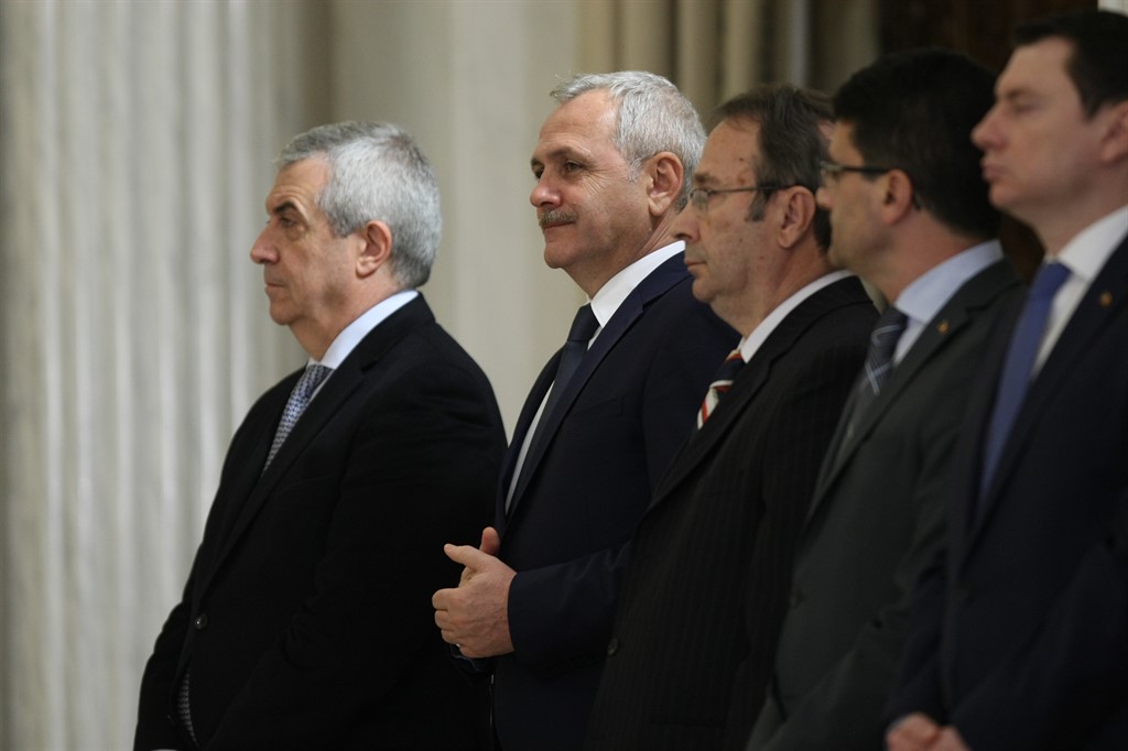 Cabinetul Grindeanu a depus jurământul; Iohannis, către Dragnea: Aflarăm de la televizor că sunteți singurul care cunoaște programul de guvernare: Învățați-i și pe ei! / GALERIE FOTO