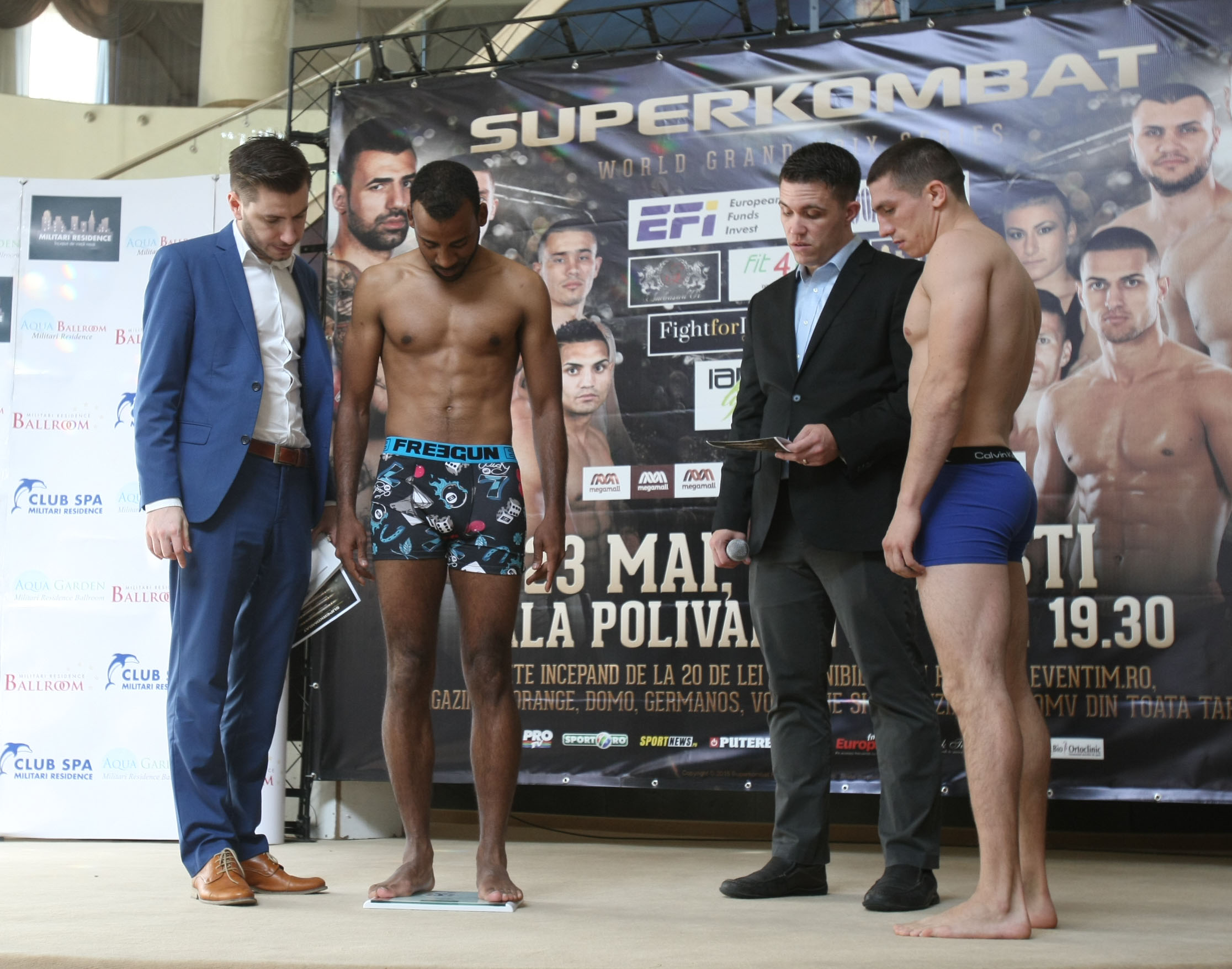Luptătorii de la Superkombat București au trecut cu bine de proba cântarului oficial / GALERIE FOTO