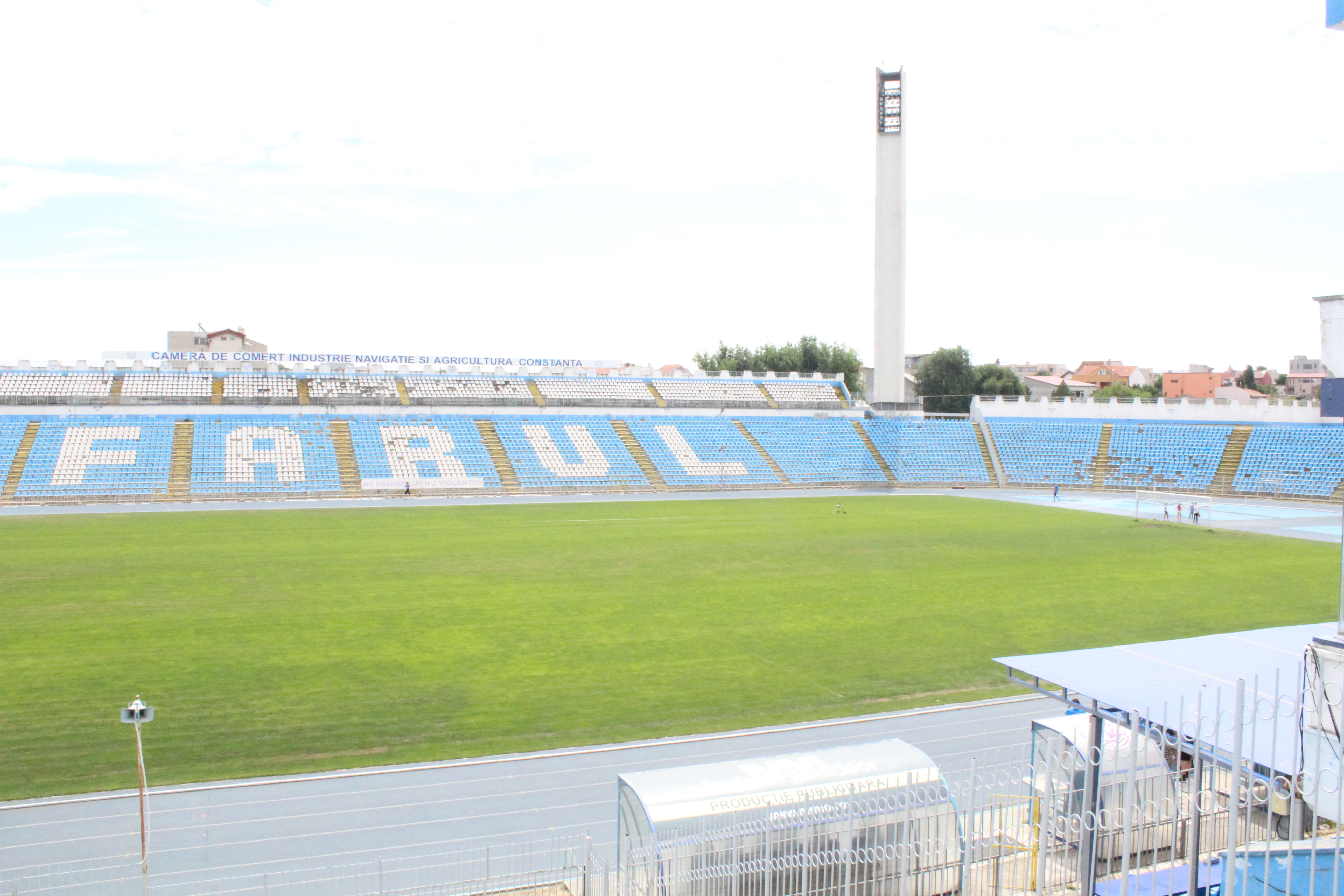 Supercupa de pe 8 iulie, pe un stadion ca după bombardament / FOTO