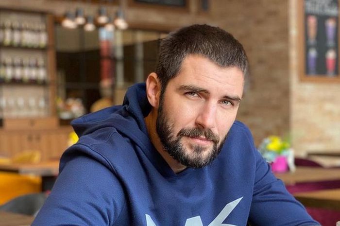 Cătălin Cazacu, săruturi pătimașe cu o blondă. Cum a fost surprins pe litoralul românesc, după despărțirea de Ramona Olaru
