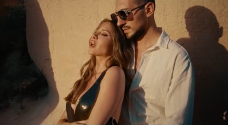 Otilia Bilionera s-a căsătorit cu iubitul turc după un an de relație. Imagini de la nuntă cu cântăreața și Bekir Ali